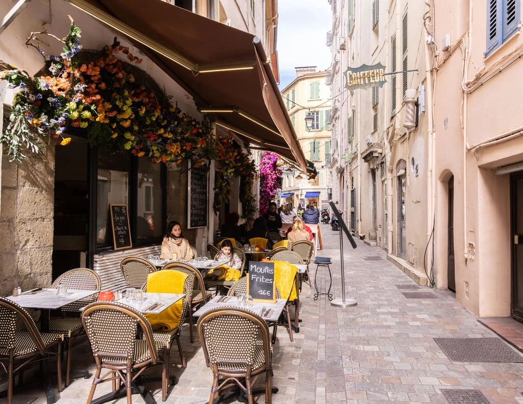 La Belle Assiette restaurant terrace